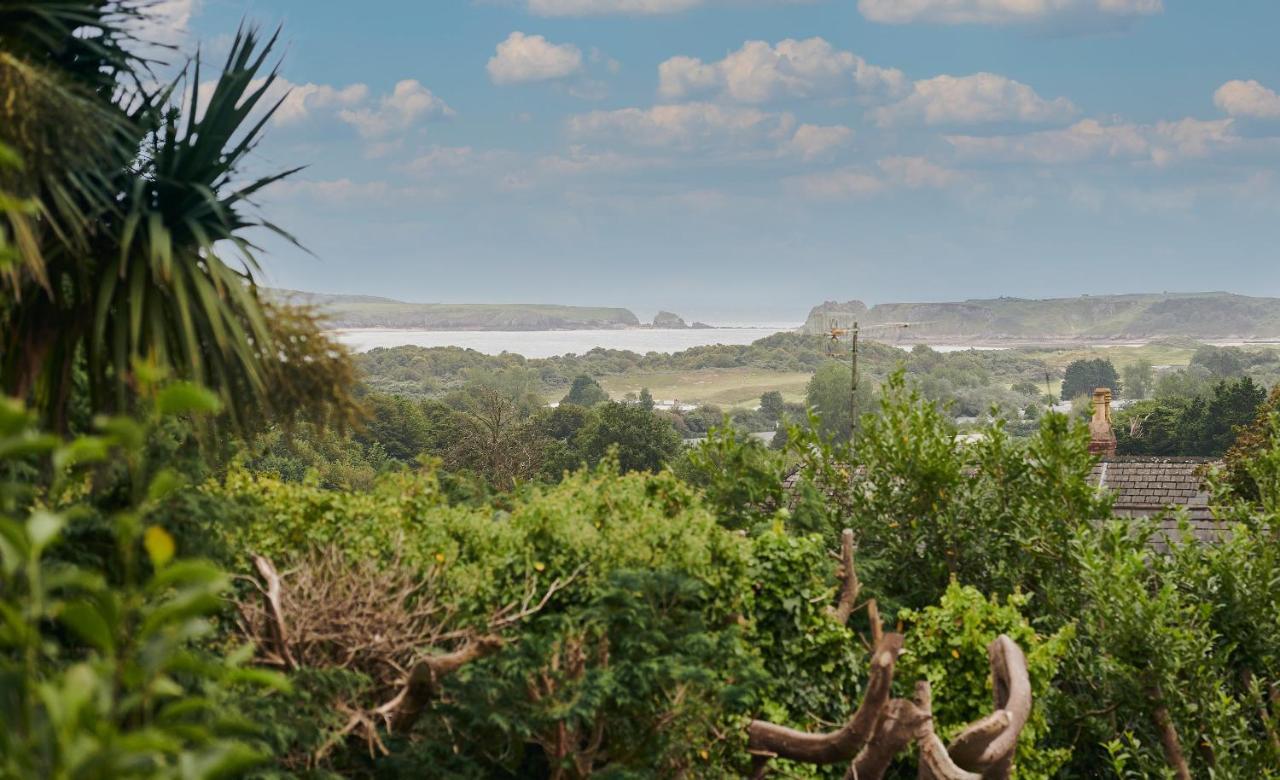 Sea Gem- Beautiful Family Home With Stunning Sea Views & Garden 텐비 외부 사진