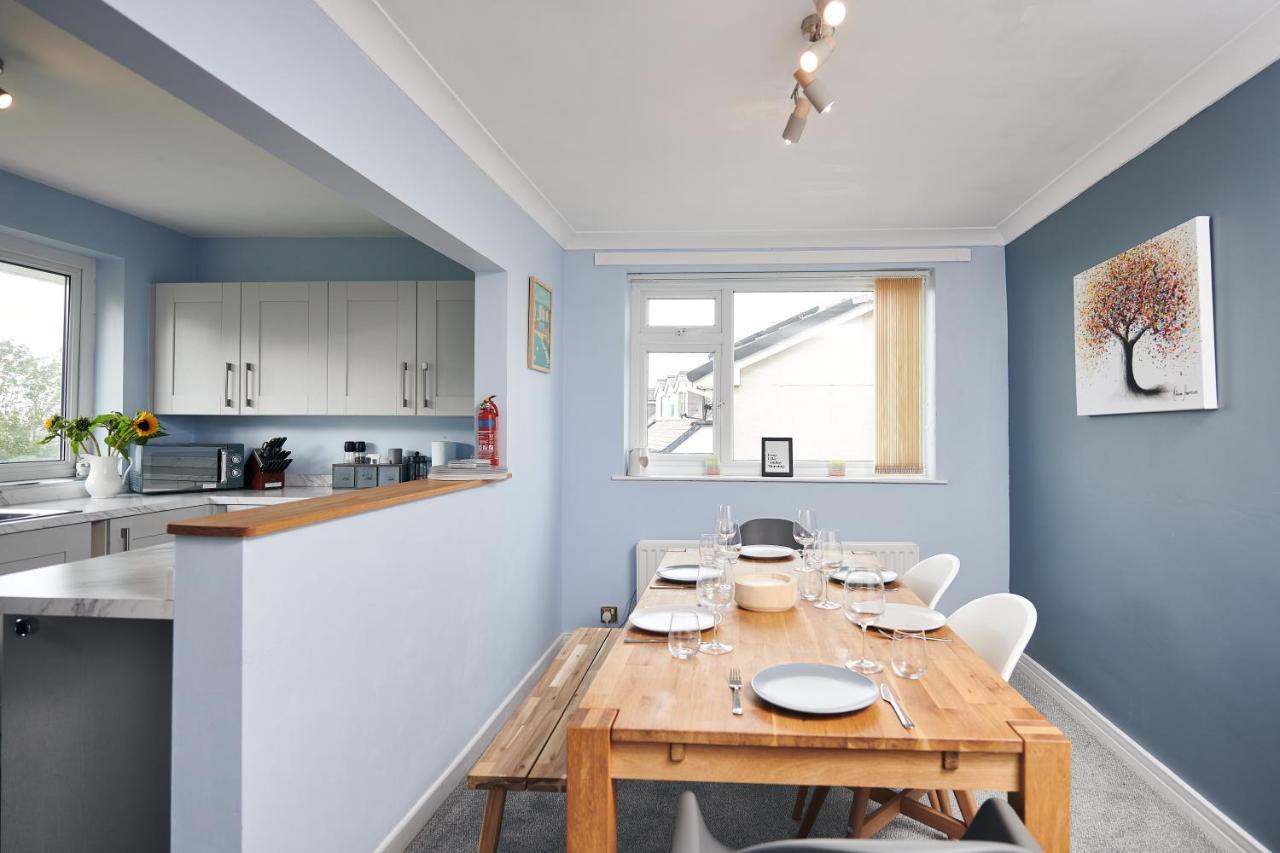 Sea Gem- Beautiful Family Home With Stunning Sea Views & Garden 텐비 외부 사진