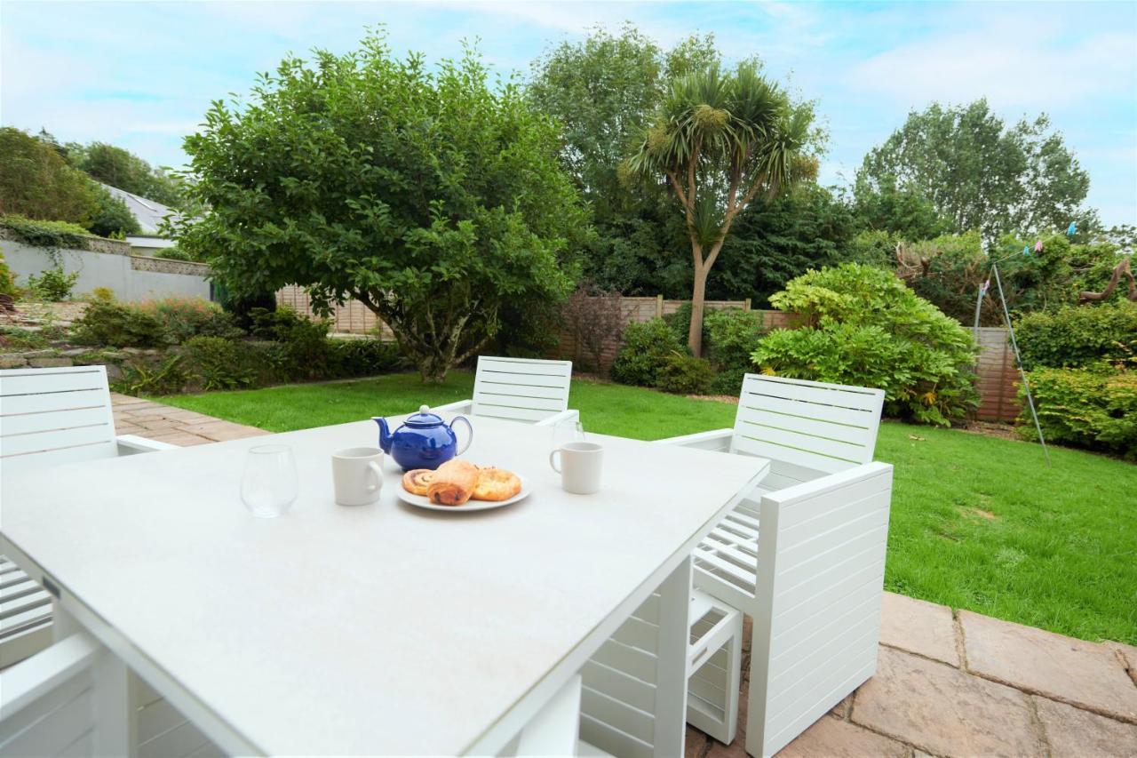 Sea Gem- Beautiful Family Home With Stunning Sea Views & Garden 텐비 외부 사진