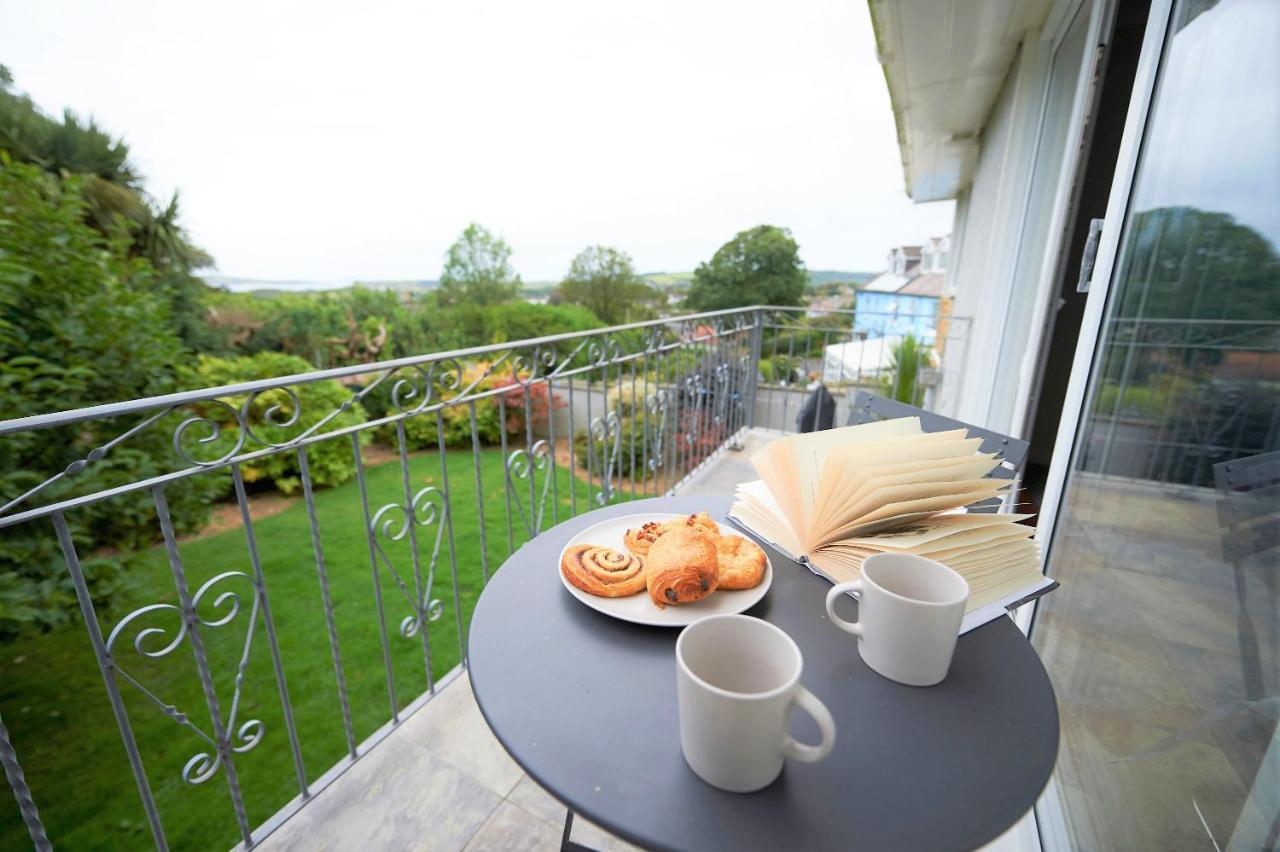 Sea Gem- Beautiful Family Home With Stunning Sea Views & Garden 텐비 외부 사진