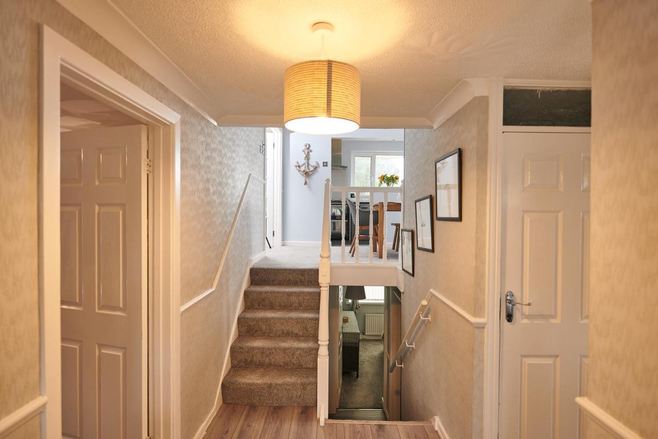 Sea Gem- Beautiful Family Home With Stunning Sea Views & Garden 텐비 외부 사진