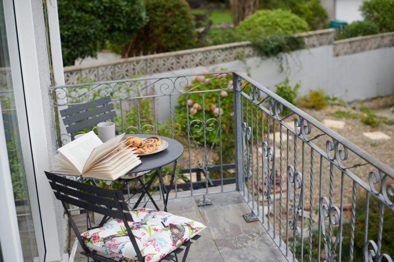 Sea Gem- Beautiful Family Home With Stunning Sea Views & Garden 텐비 외부 사진