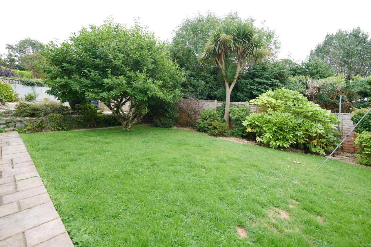 Sea Gem- Beautiful Family Home With Stunning Sea Views & Garden 텐비 외부 사진
